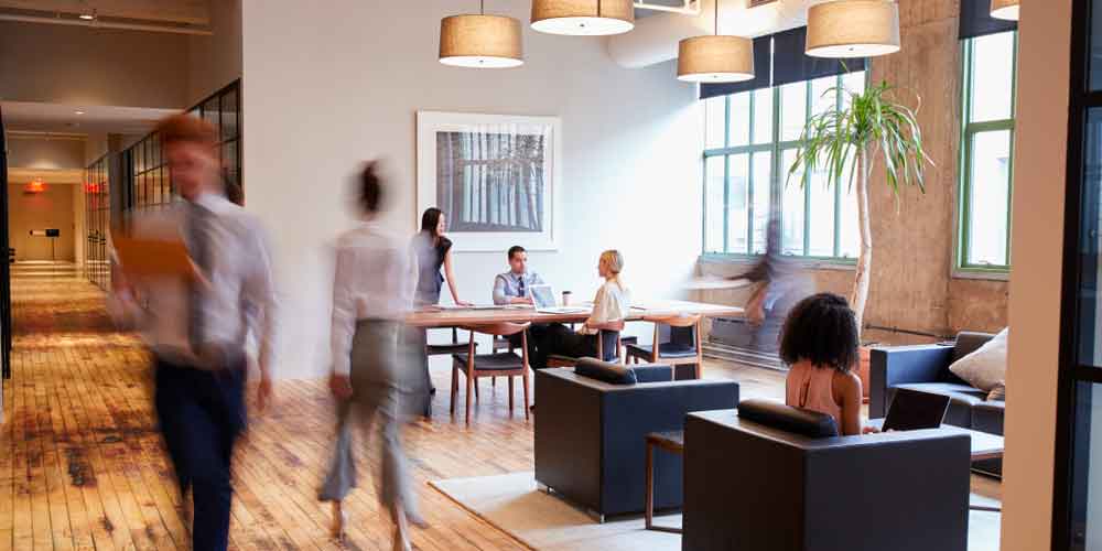 Choisir entre coworking et bureaux indépendant